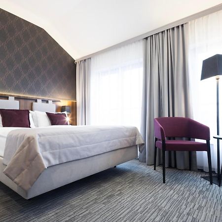 Best Western Hotel Mariacki Катовице Екстериор снимка