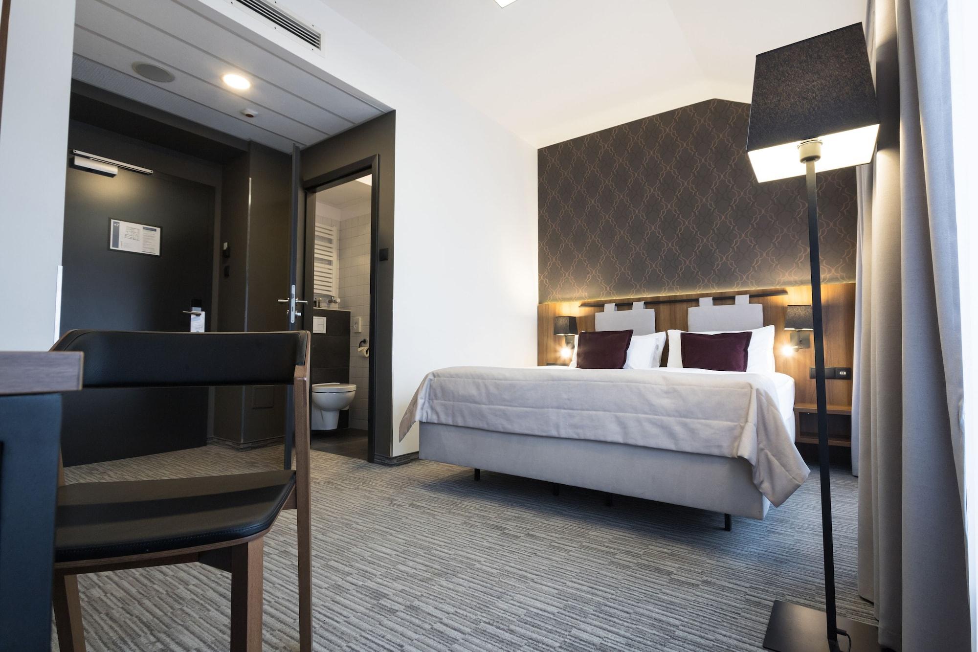 Best Western Hotel Mariacki Катовице Екстериор снимка