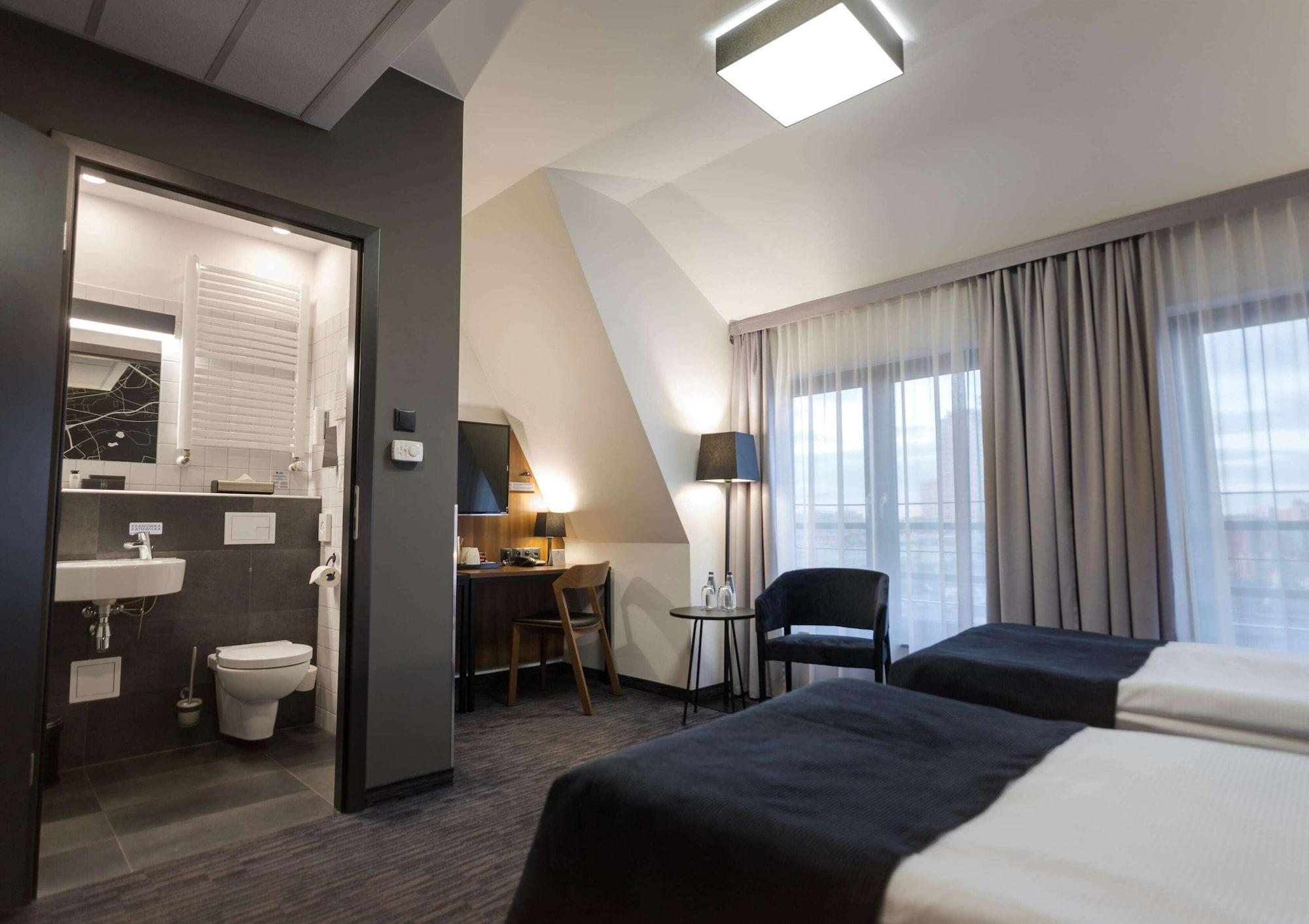 Best Western Hotel Mariacki Катовице Екстериор снимка